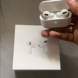 Apple airpods not needed anymore brand new